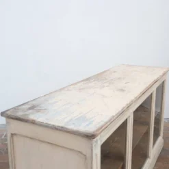 Ancien comptoir vitrine en bois peint – début XXe siècle