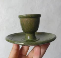 ancien coquetier en terre cuite vernissée