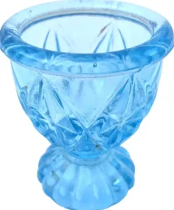 Ancien coquetier piédouche godronné verre bleu transparent