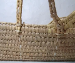 Ancien couffin pour bébé en rotin
