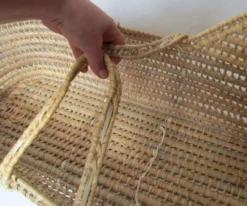 Ancien couffin pour bébé en rotin