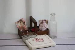 Ancien dessous de plat en céramique