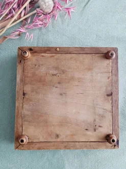 Ancien dessous de plat en faïence et bois
