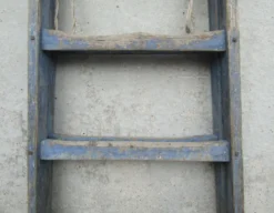 Ancien escabeau échelle de peintre