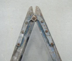 Ancien escabeau échelle de peintre