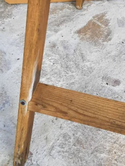 Ancien escabeau d'atelier en bois