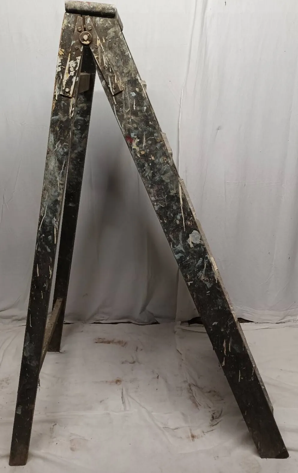 Ancien escabeau de peintre en bois