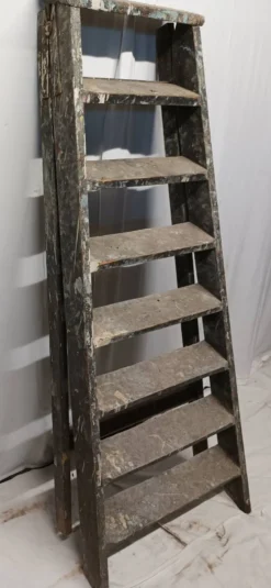 Ancien escabeau de peintre en bois