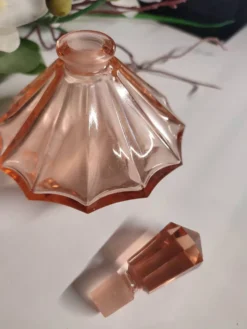 Ancien flacon de parfum vintage art déco en magnifique verre rose