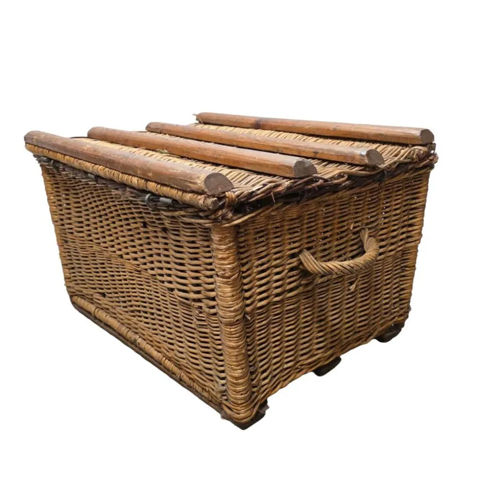 Ancien grand panier en osier français, première moitié du XXe siècle