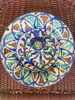 Ancien grand plat en faïence fajalauza
