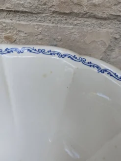 Ancien grand saladier Gien modèle Rouen arabesques bleu 30x14cm