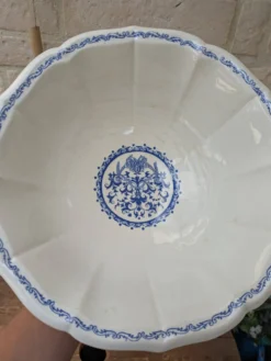 Ancien grand saladier Gien modèle Rouen arabesques bleu 30x14cm