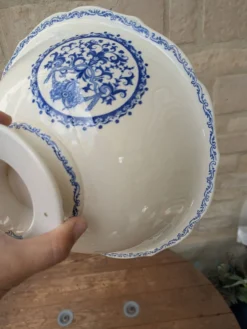 Ancien grand saladier Gien modèle Rouen arabesques bleu 30x14cm