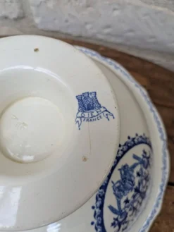Ancien grand saladier Gien modèle Rouen arabesques bleu 30x14cm