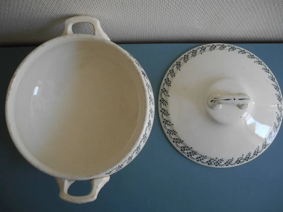 ancien légumier soupière Terre Fer Choisy Roi antique french dish