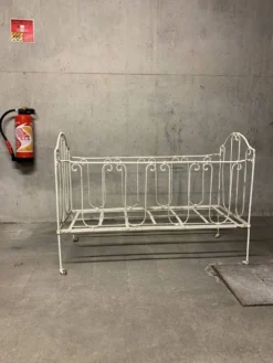 Ancien lit banquette fer forgé vintage