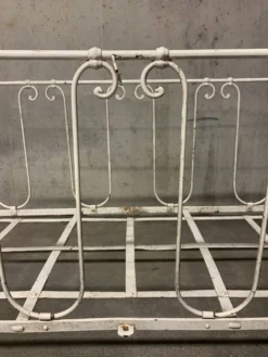 Ancien lit banquette fer forgé vintage