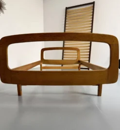 Ancien Lit daybed design Jacques Hauville pour BEMA 1950