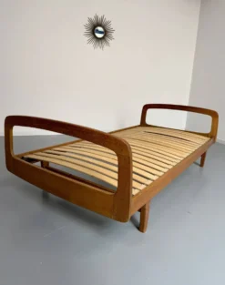 Ancien Lit daybed design Jacques Hauville pour BEMA 1950