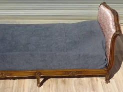 Ancien lit de style Louis XV
