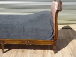 Ancien lit de style Louis XV