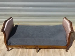 Ancien lit de style Louis XV