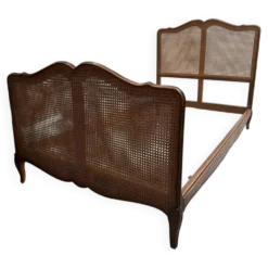 Ancien lit en bois et cannage