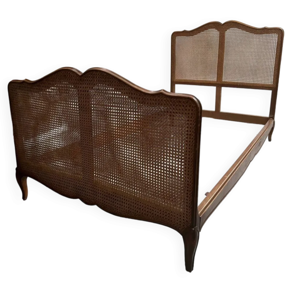 Ancien lit en bois et cannage