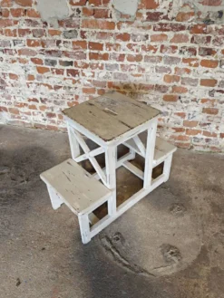 Ancien marchepied / escabeau en bois patiné – style brocante campagne