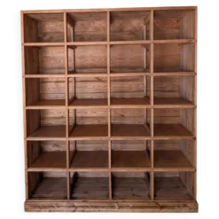 Ancien meuble à casiers en pin – 24 compartiments