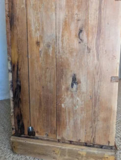 Ancien meuble à casiers en pin – 24 compartiments