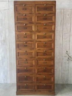Ancien meuble à clapets