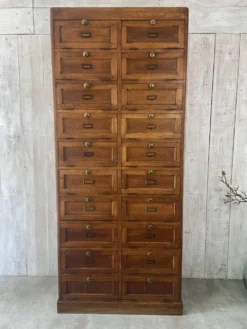Ancien meuble à clapets