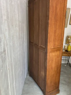 Ancien meuble à clapets