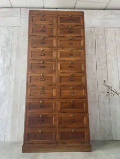 Ancien meuble à clapets