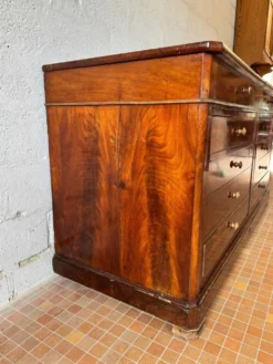 Ancien meuble de magasin