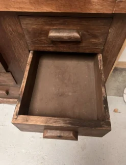 Ancien meuble de mercreroe en chêne