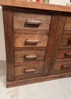 Ancien meuble de mercreroe en chêne