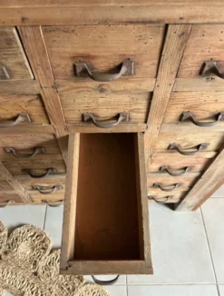 Ancien meuble de metier à multiples tiroirs