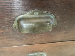Ancien meuble de métier, comptoir à 3 tiroirs en chêne