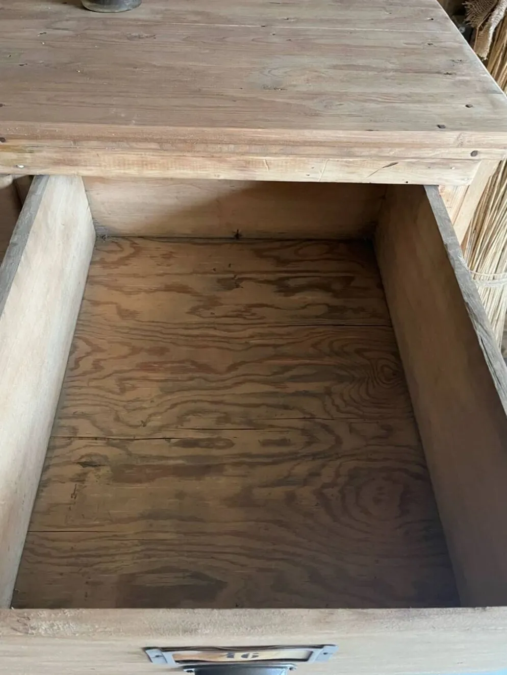 Ancien meuble de métier à tiroirs
