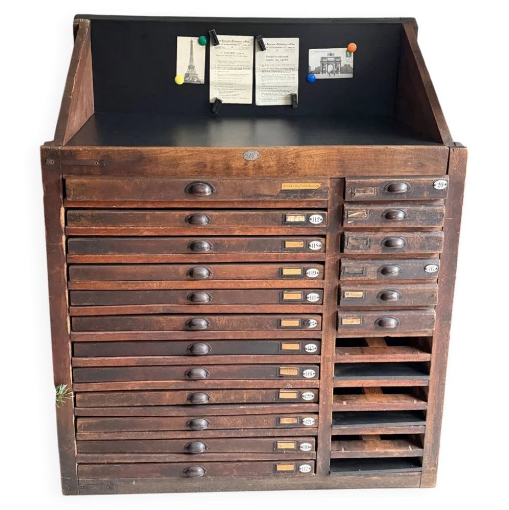 Ancien meuble de métier à tiroirs