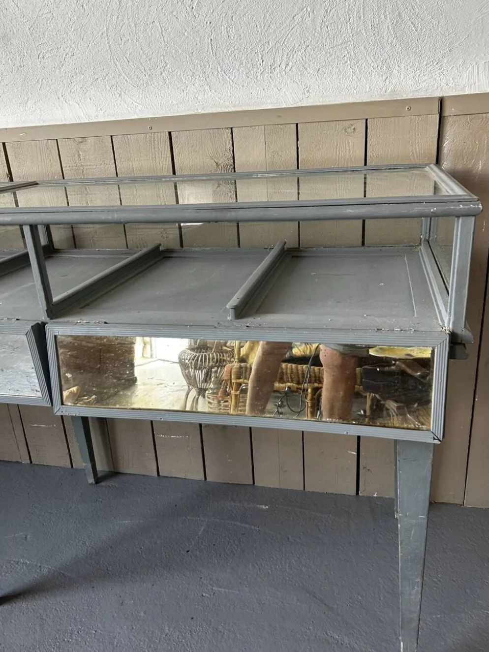 Ancien meuble de présentation de grand magasin – vitrine de bijouterie