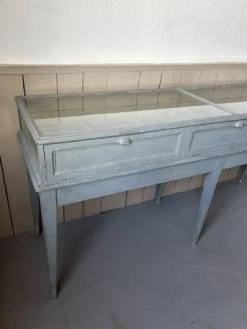 Ancien meuble de présentation de grand magasin – vitrine de bijouterie