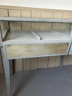 Ancien meuble de présentation de grand magasin – vitrine de bijouterie