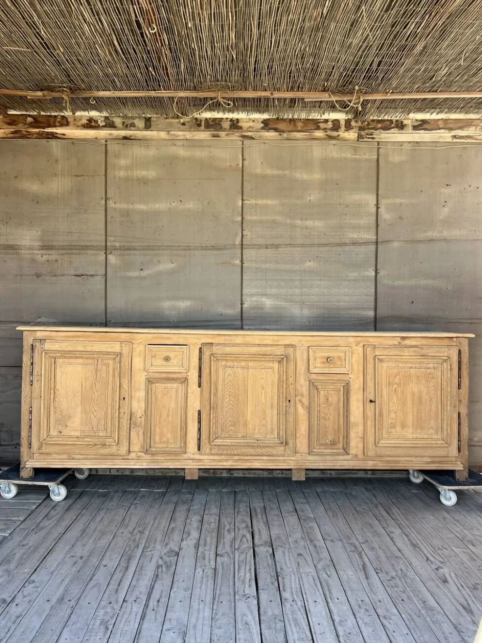 Ancien meuble d’office chêne bois brut