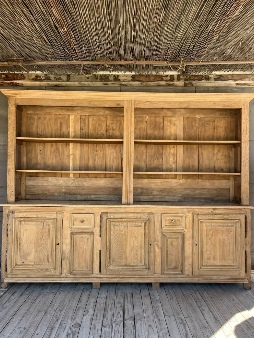 Ancien meuble d’office chêne bois brut