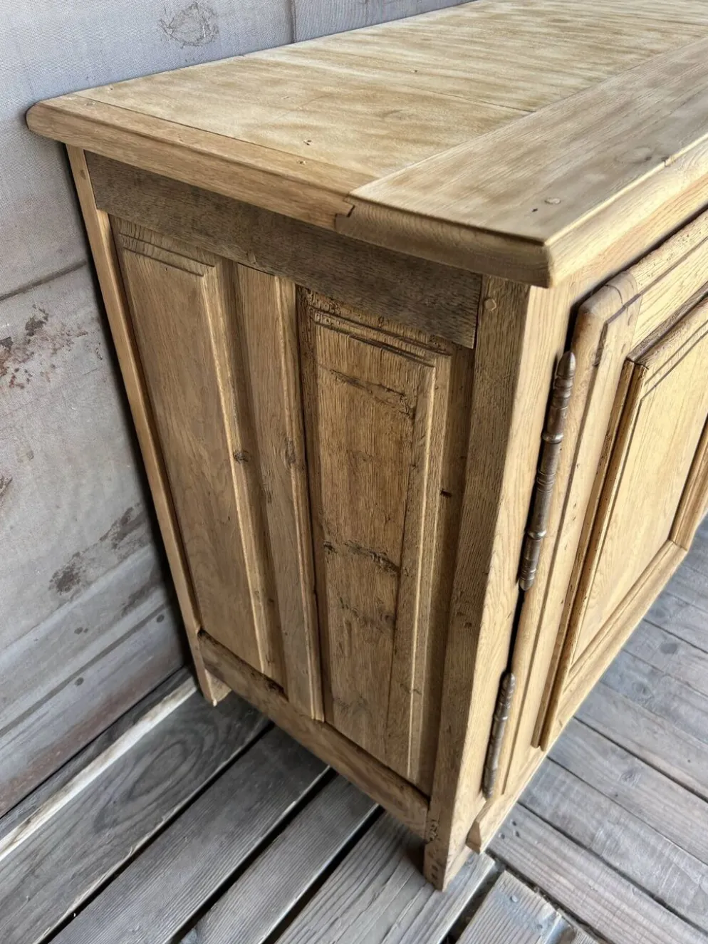 Ancien meuble d’office chêne bois brut