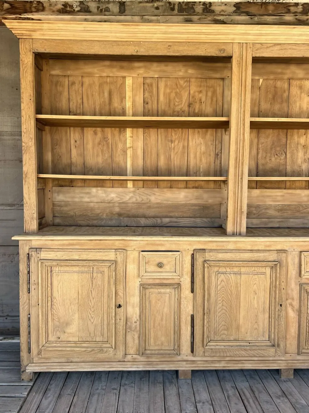 Ancien meuble d’office chêne bois brut